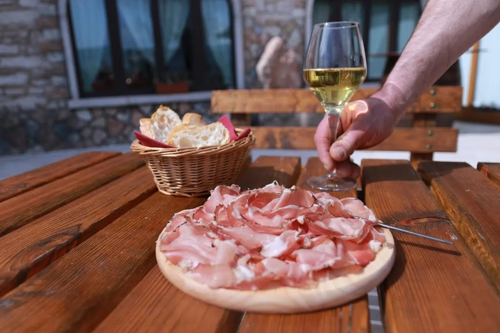 Ristorante Pizzeria BERNA_Erbezzo_slider_image_3