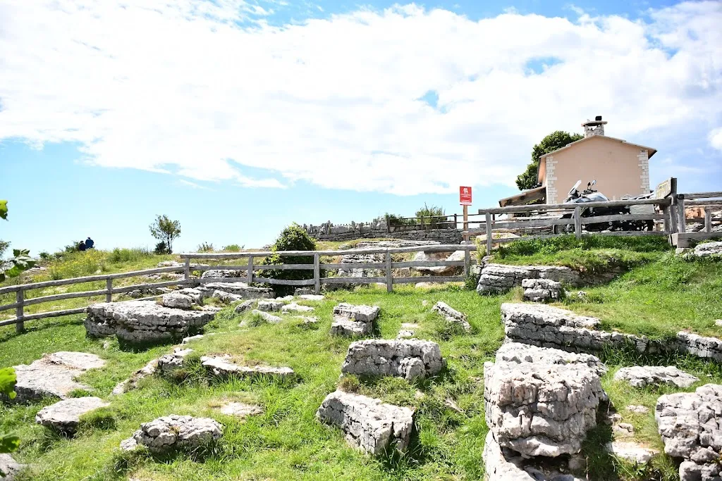 Mountain Refuge Dart restaurant in Erbezzo