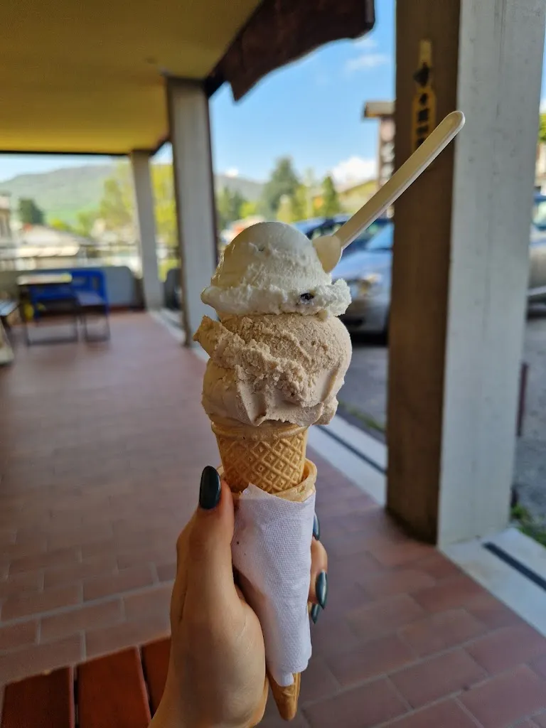 Selene Albi_Massella Attilio And Fabio Snc_Erbezzo_review