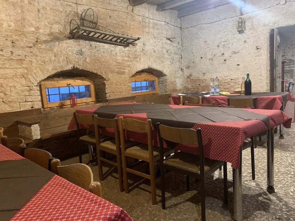 Malga Preta di sotto restaurant in Erbezzo