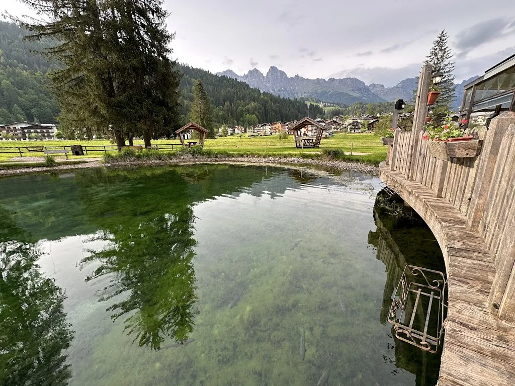 Álmos Sarmasági_Terrazza-Bar L'Aivaz_Falcade Alto_review