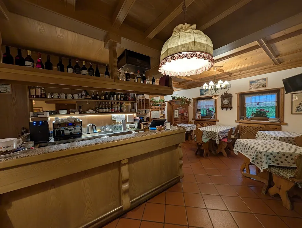 Albergo Ombrettola restaurant in Falcade Alto