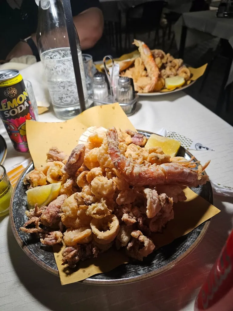 Elisa Festi _White Hous_Ficarolo_review