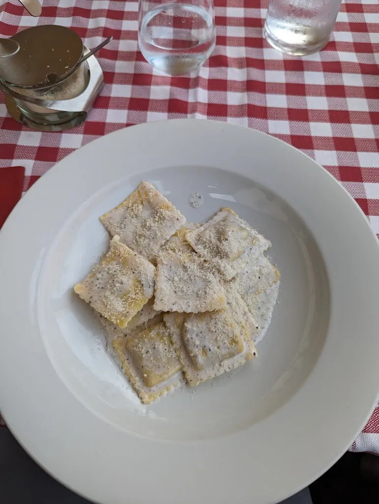 Mustafa Mumtaz_L'Osteria_Fiesso Umbertiano_review