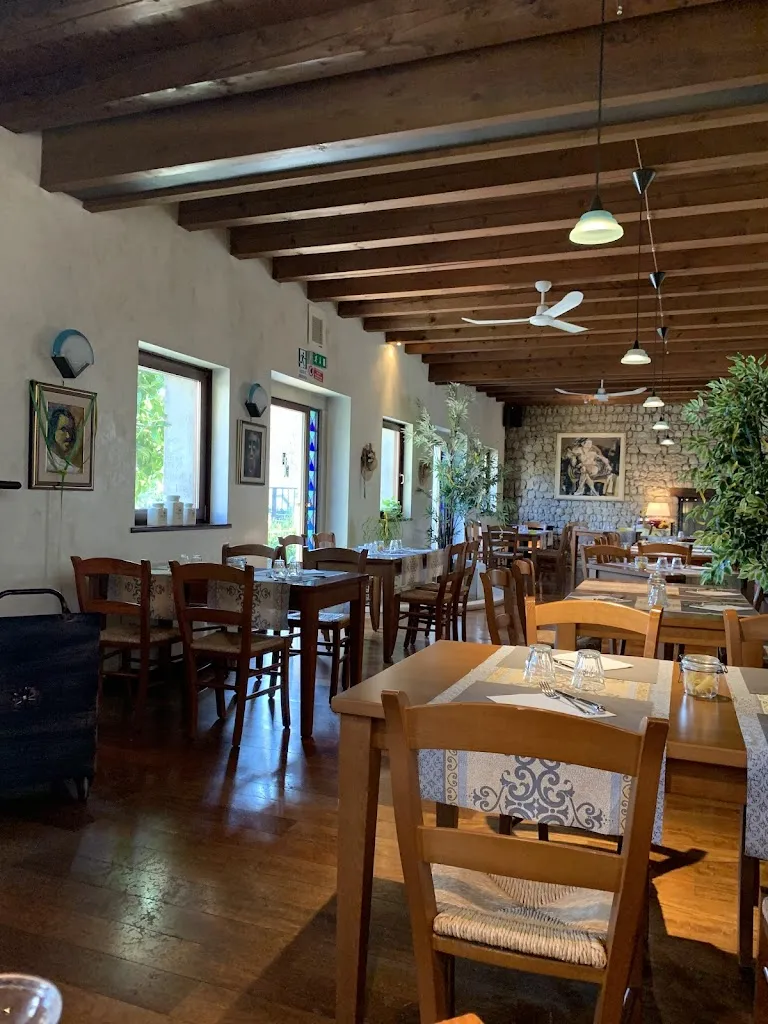 Dama Bianca restaurant in Fontanafredda