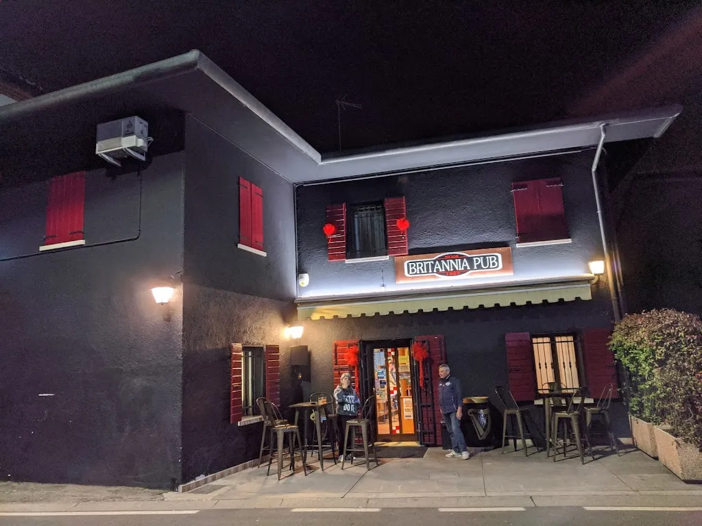 Britannia Pub restaurant in Fossalunga