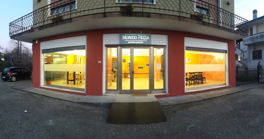 Mondo Pizza restaurant in Fossalta di Portogruaro