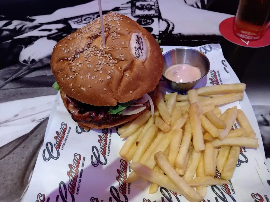 Cadilac American Diner Fossalta di Portogruaro_Fossalta di Portogruaro_slider_image_3