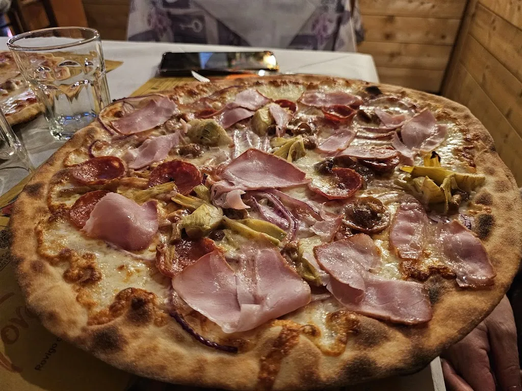 Pizzeria La Golosa_Frassinelle Polesine_slider_image_2