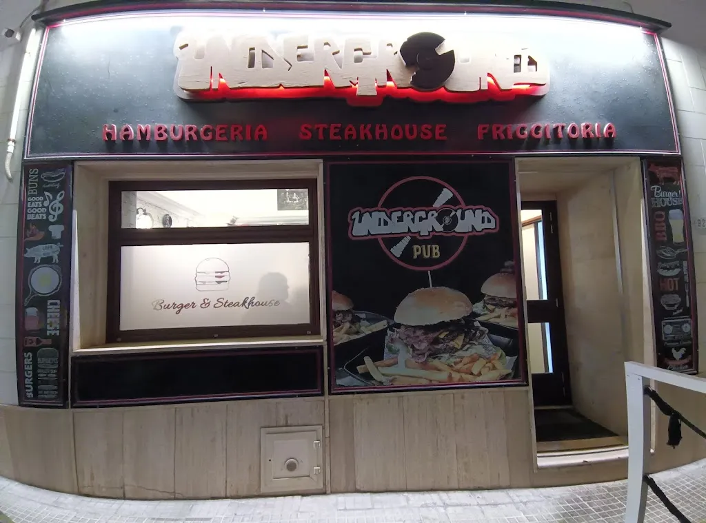 Underground restaurant in Porto Cesareo