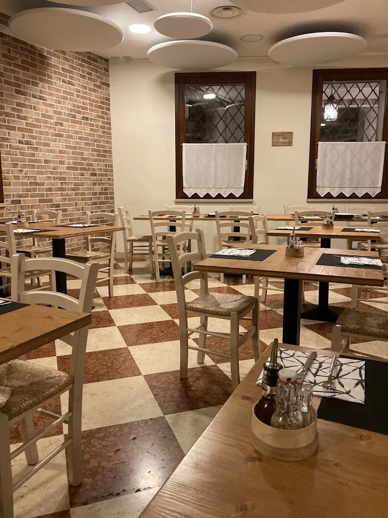 Pizzeria La Ruota restaurant in Fossalta di Piave