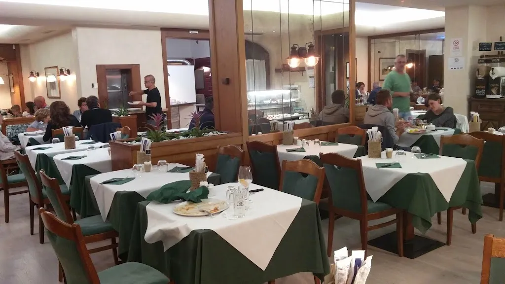 La Lepre Bianca Ristorante e Hotel restaurant in Gallio