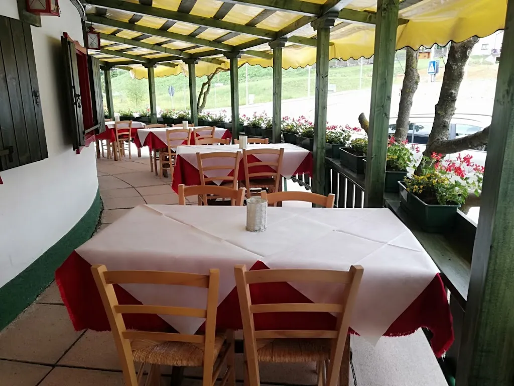 Pizzeria Ristorante Capanna Bianca restaurant in Gallio