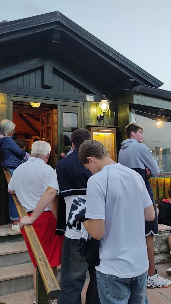 Pizzeria Ristorante Capanna Bianca_Gallio_slider_image_2