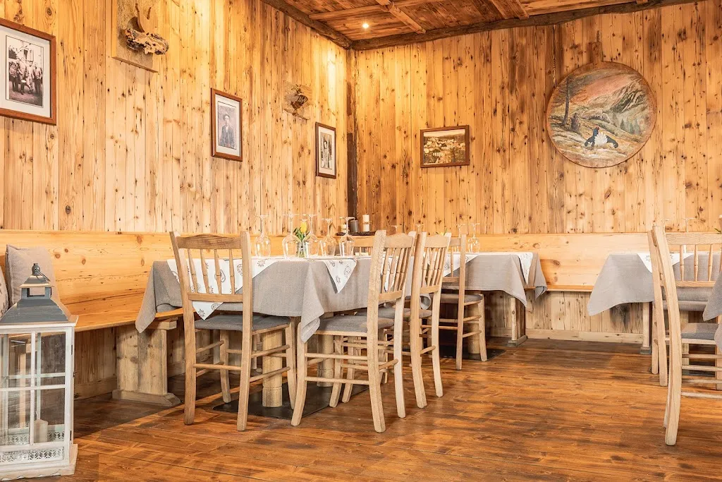 Pizzeria All'Alpino Gallio restaurant in Gallio