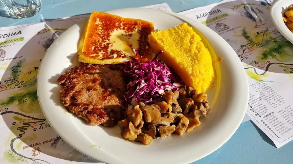 Menü_AURINE SKI DOLOMITI GHEGY RISTOBAR_Gosaldo_Bild_1