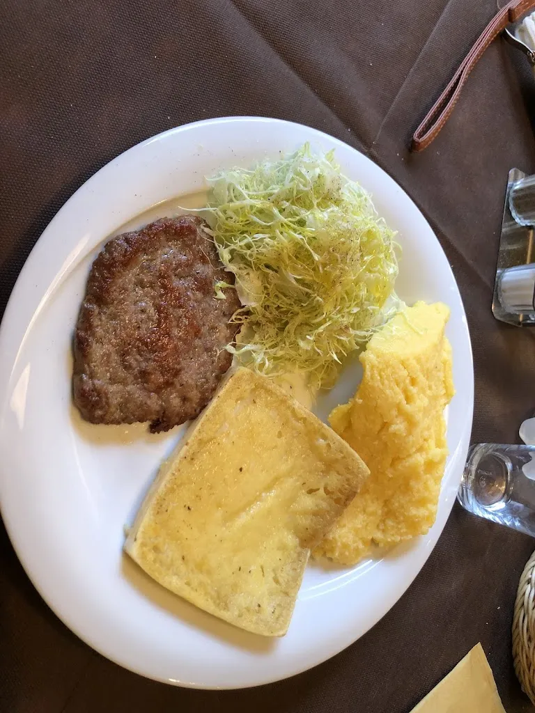 Maila Maniero_AURINE SKI DOLOMITI GHEGY RISTOBAR_Gosaldo_Bewertung