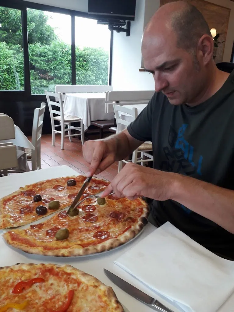 Tibor AChammer_Pizzeria CHARLOT s.a.s. di Zappalorto Ezio & C_Giavera del Montello_recensione