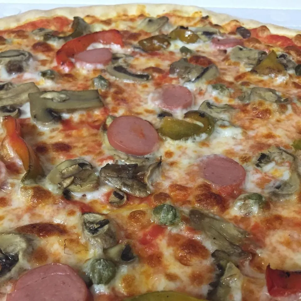 Pizzeria CHARLOT s.a.s. di Zappalorto Ezio & C_Giavera del Montello_slider_image_2