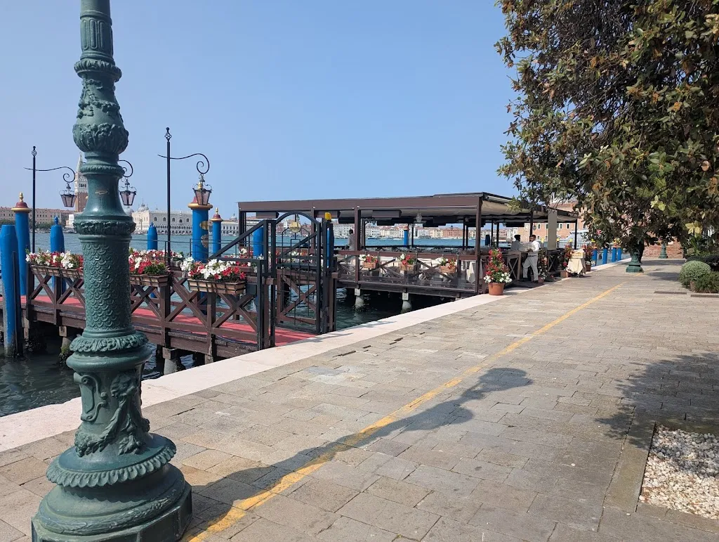 Claire Robertson_Cip's Club_Giudecca_recensione