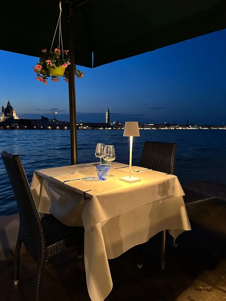 Riva93 Bar & Bistrot_Giudecca_slider_image_1