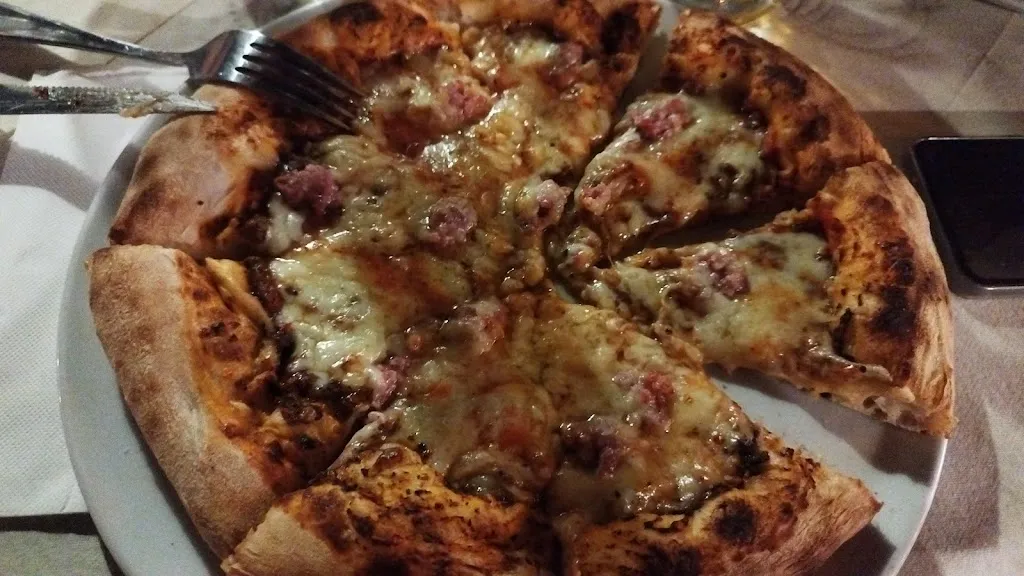 A Z_Pizzeria Ristorante Centro Del Mondo_Giavenale_review