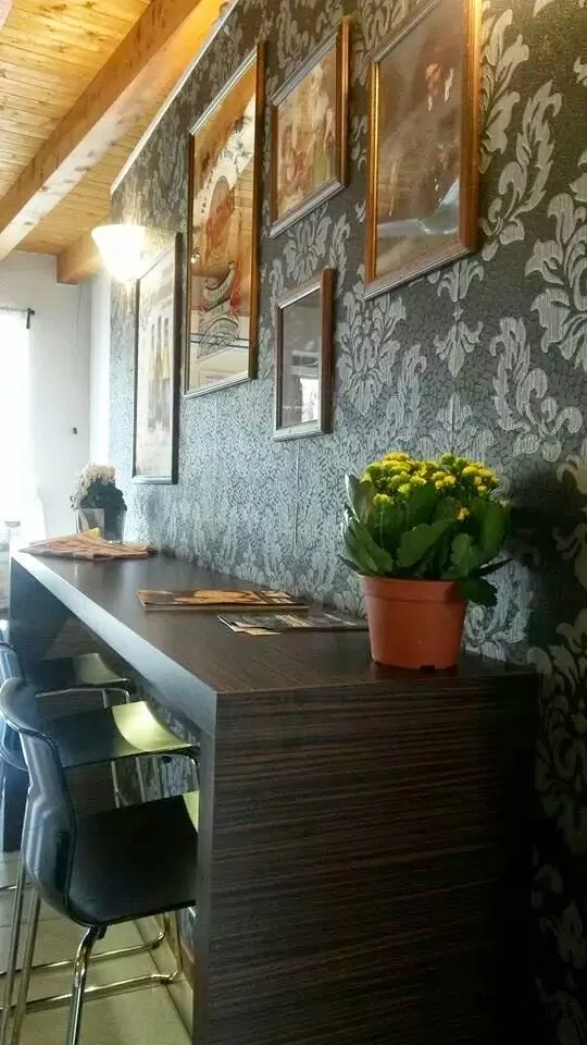 Eternity Cafè restaurant in Giavenale