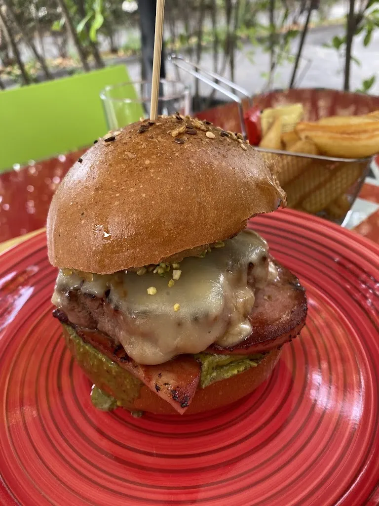 Lide Garmendia_Melabevo_Giavenale_review