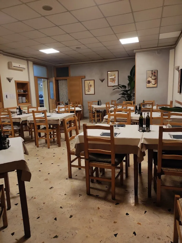 Trattoria Sporting Bocciodromo restaurant in Giavenale