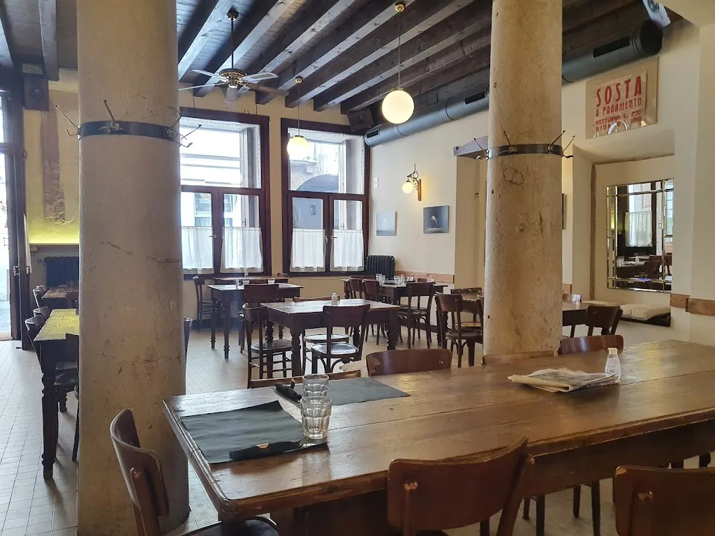 Osteria Due Spade restaurant in Giavenale