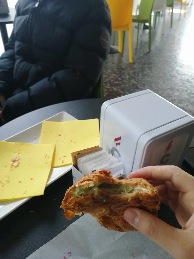 Matteo Calgaro_Bar dalla Carla_Grumolo Pedemonte_review