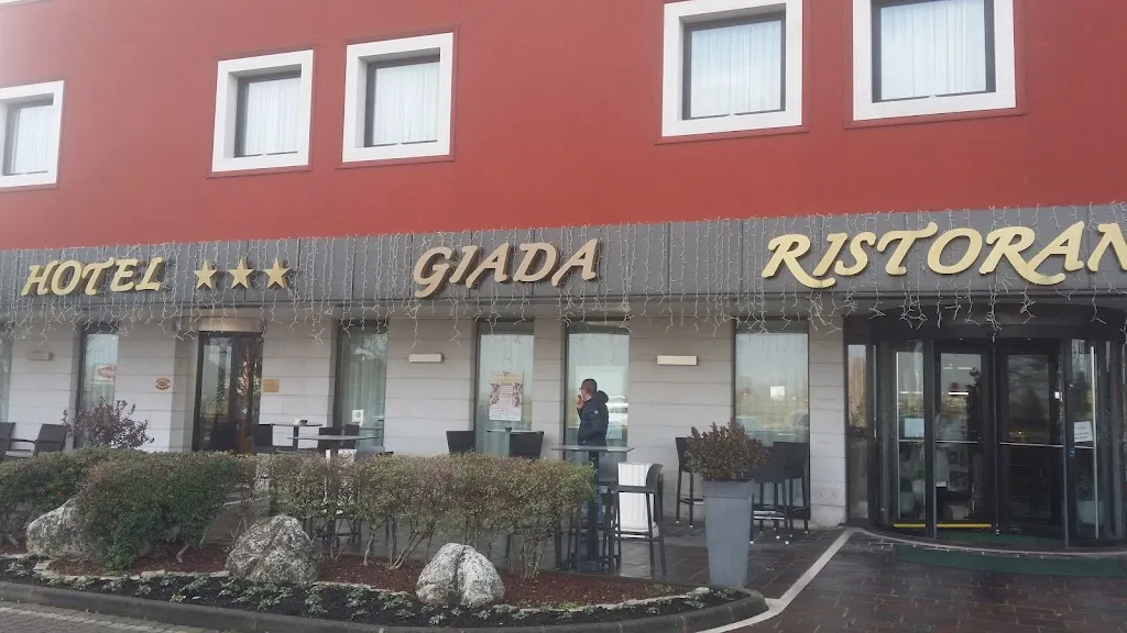 Giada | Hotel Ristorante Pizzeria_Grumolo delle Abbadesse_slider_image_1