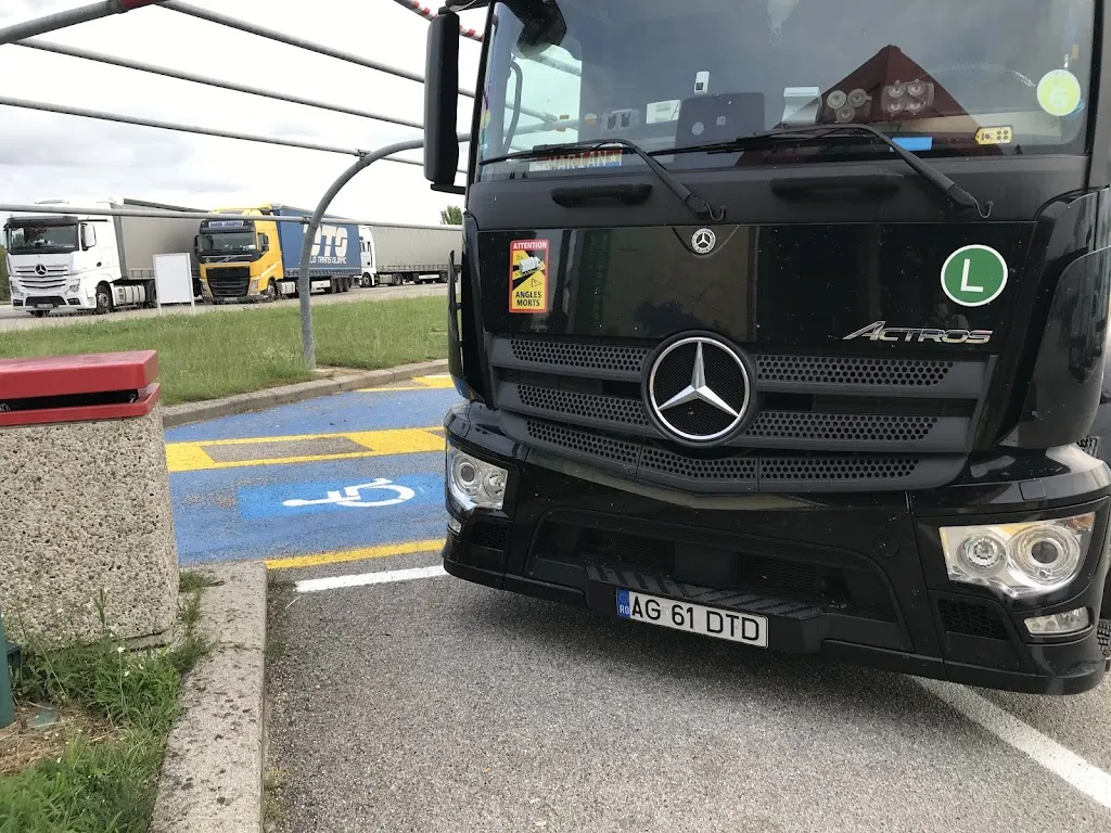 A N G E L. B O R C H E S_Fast Eat Gruaro Est_Gruaro_review