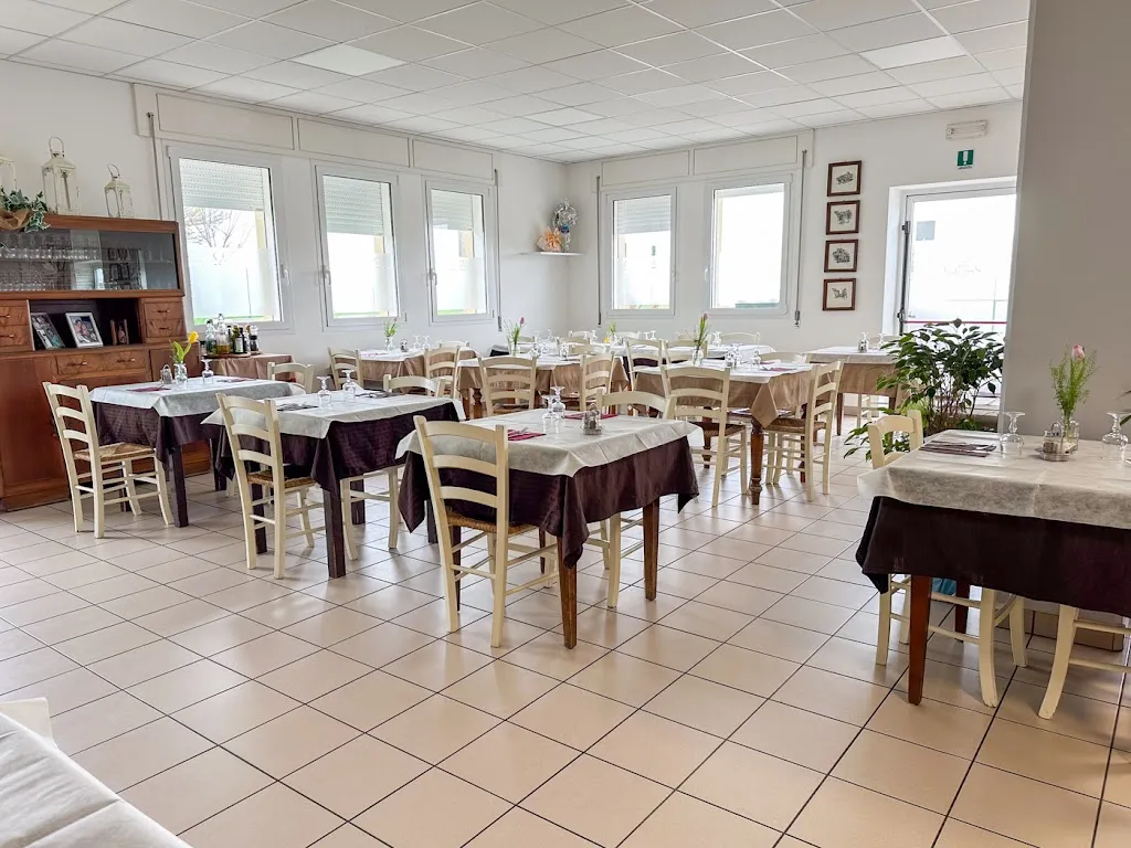 Dalla Tella - Bar e Trattoria restaurant in Isola Rizza