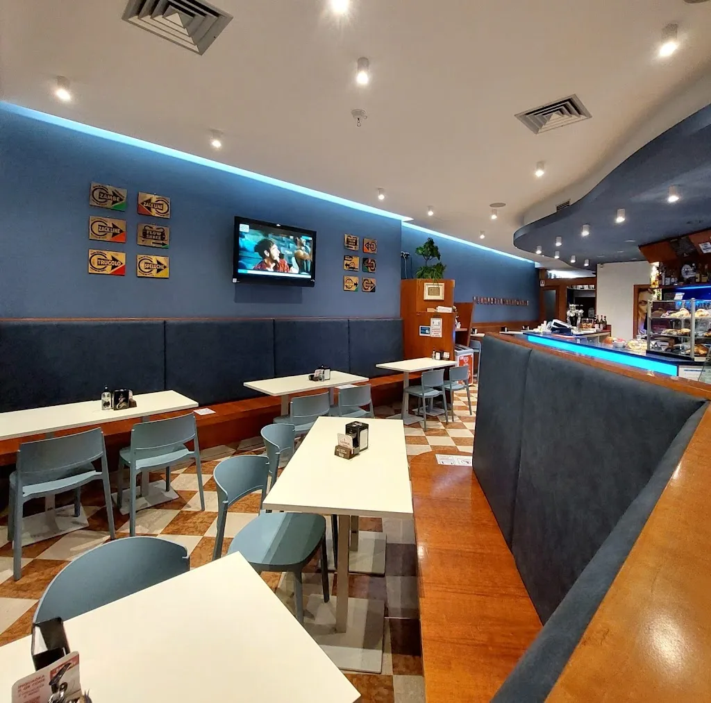 Bar Mr Willy Cafe' restaurant in Grezzana