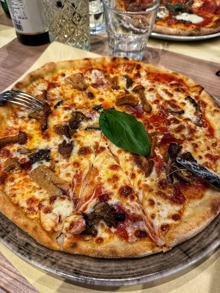 Pizzeria Focacceria Quattrocento_Grezzana_slider_image_3