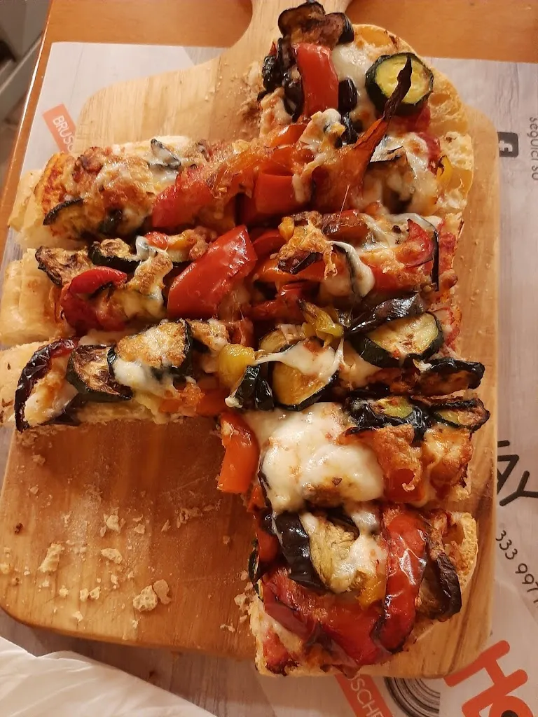 Andrea Pitt_Happy Days_Isola Vicentina_review