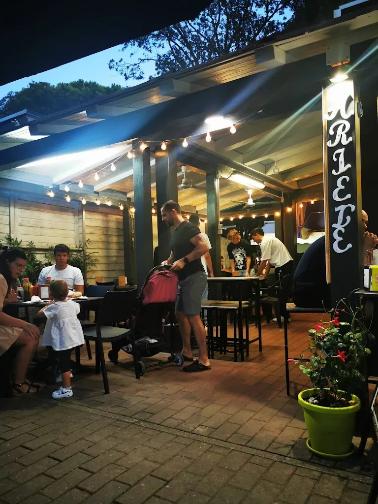 Osteria ultima pazzia restaurant in Lama Pezzoli