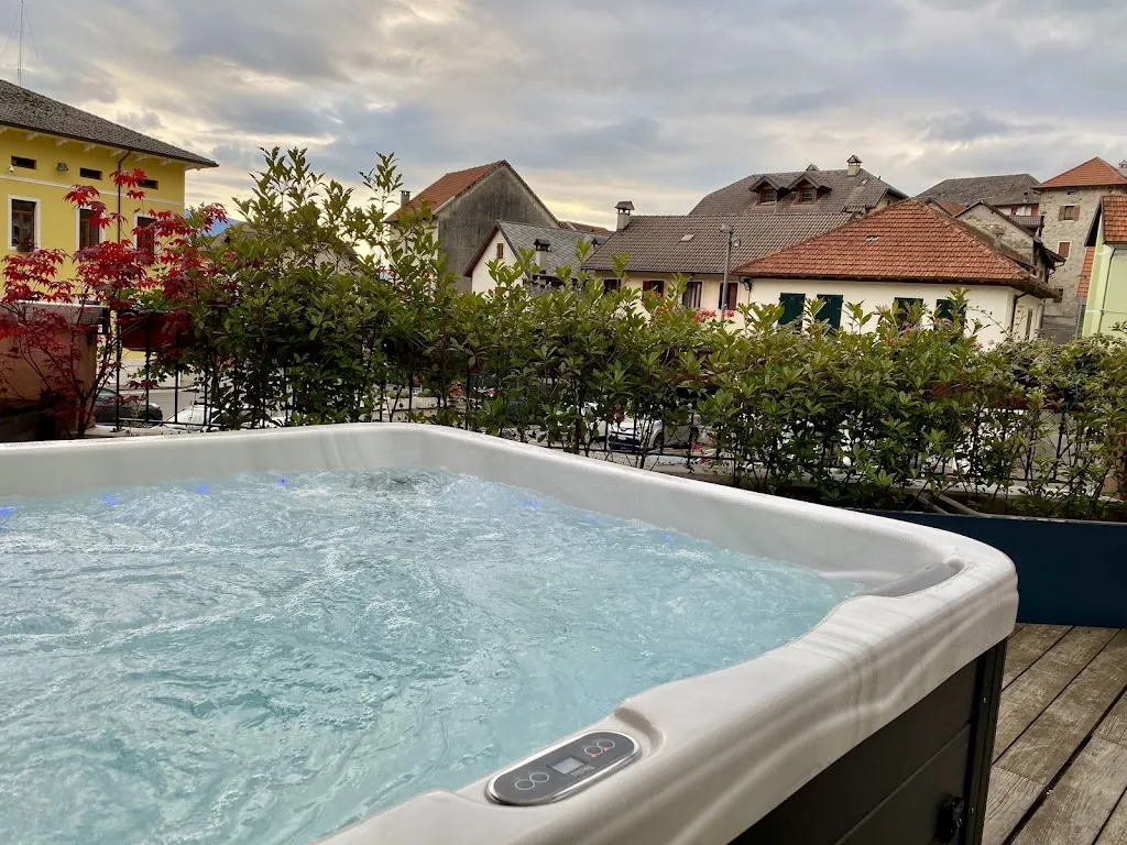 Teverone suite & wellness restaurant in Lamosano