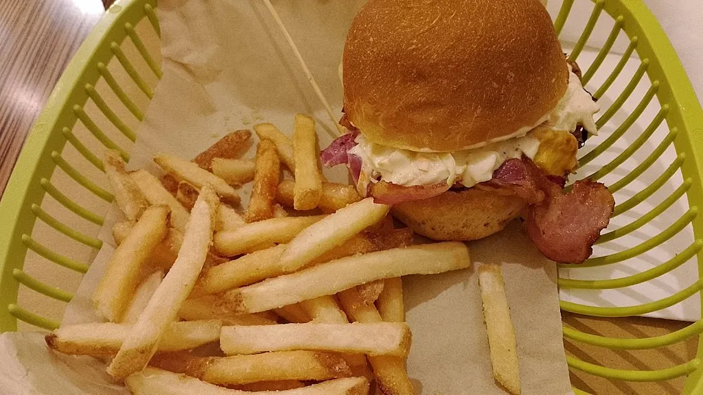 Emy_Borgo Burger_ Doltra_Isola della Scala_recensione