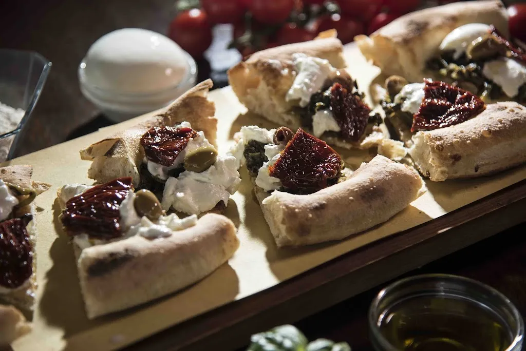 The Dorian Gray-Gourmet Pizza And Burger_Isola della Scala_slider_image_3