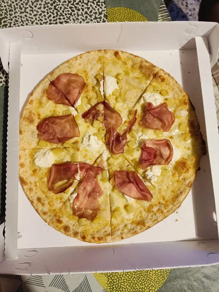 Najma Miah_Spizzati_Isola della Scala_review