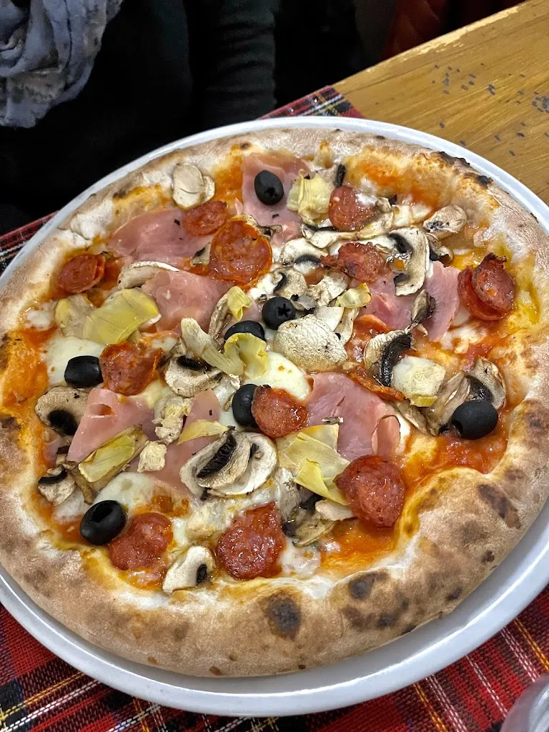 Isa C. Milton_Casa Nostra Restaurant&Pizza_Isola della Scala_review