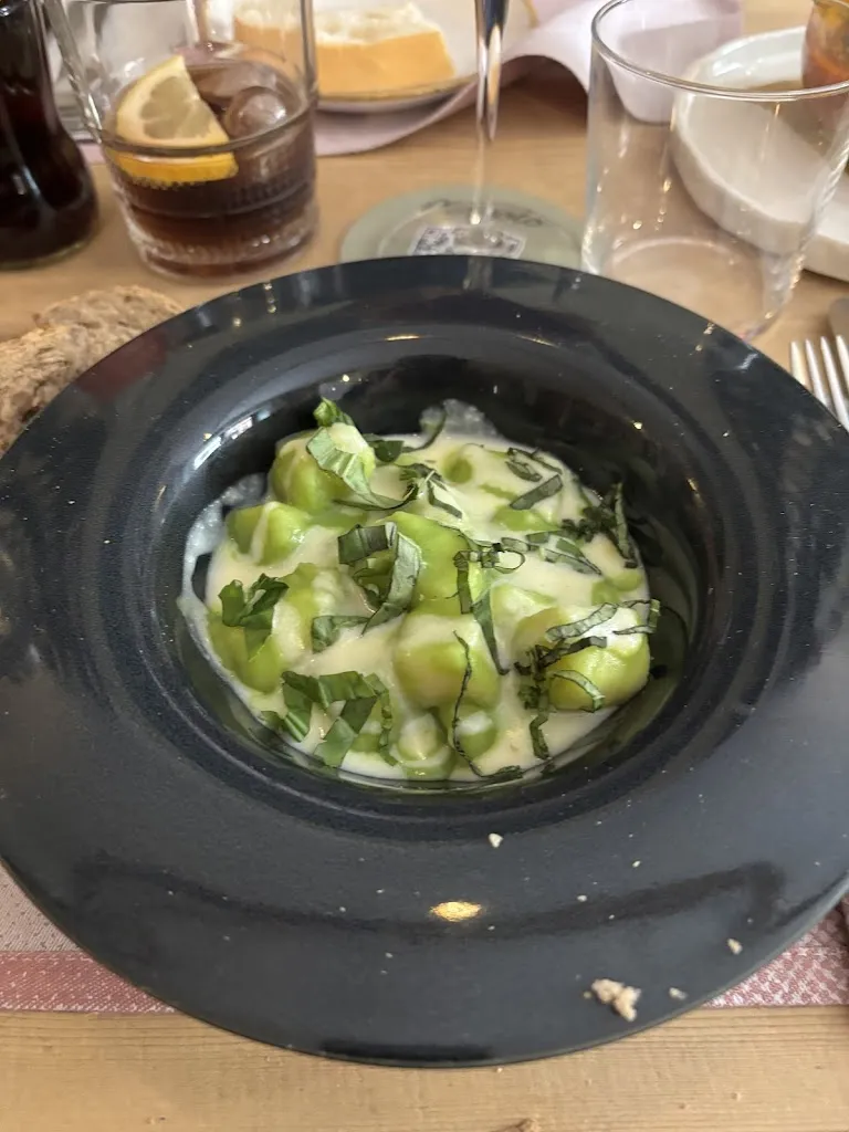 Penny Nasrin_Pergolo_Lazise_review