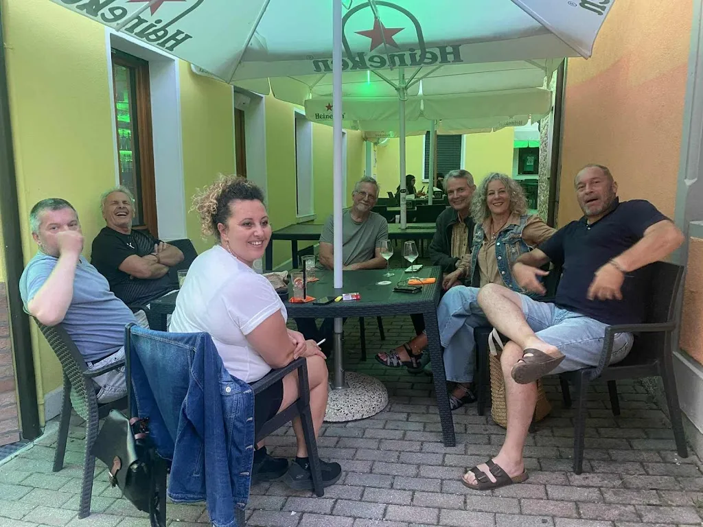 Anthony Clark_WILLY'S BAR_Lentiai_review