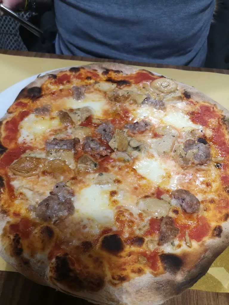 Salvatore Giuliana_Pizzeria TioPepe_Locara_review