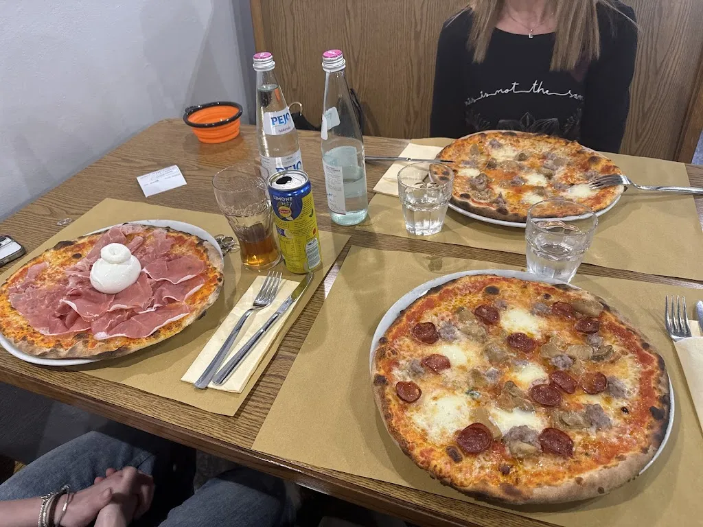 Pizzeria TioPepe_Locara_slider_image_1