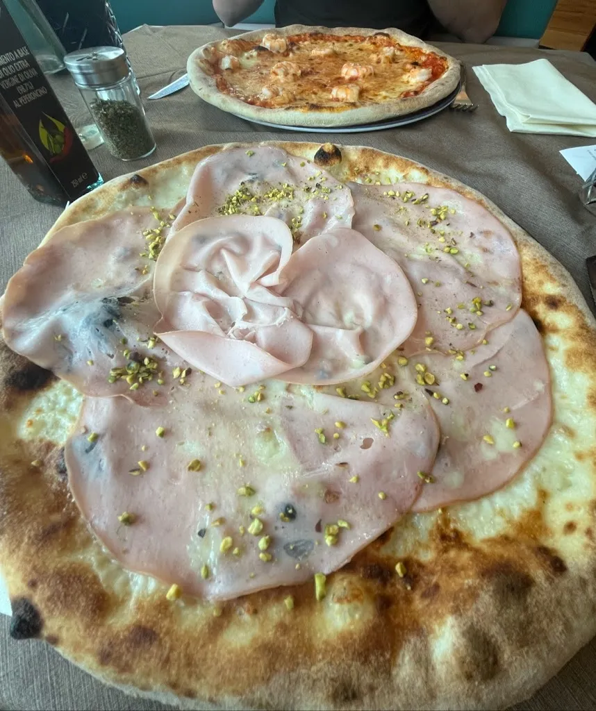 faranak ojaghi_Pulcinella_Longarone_review