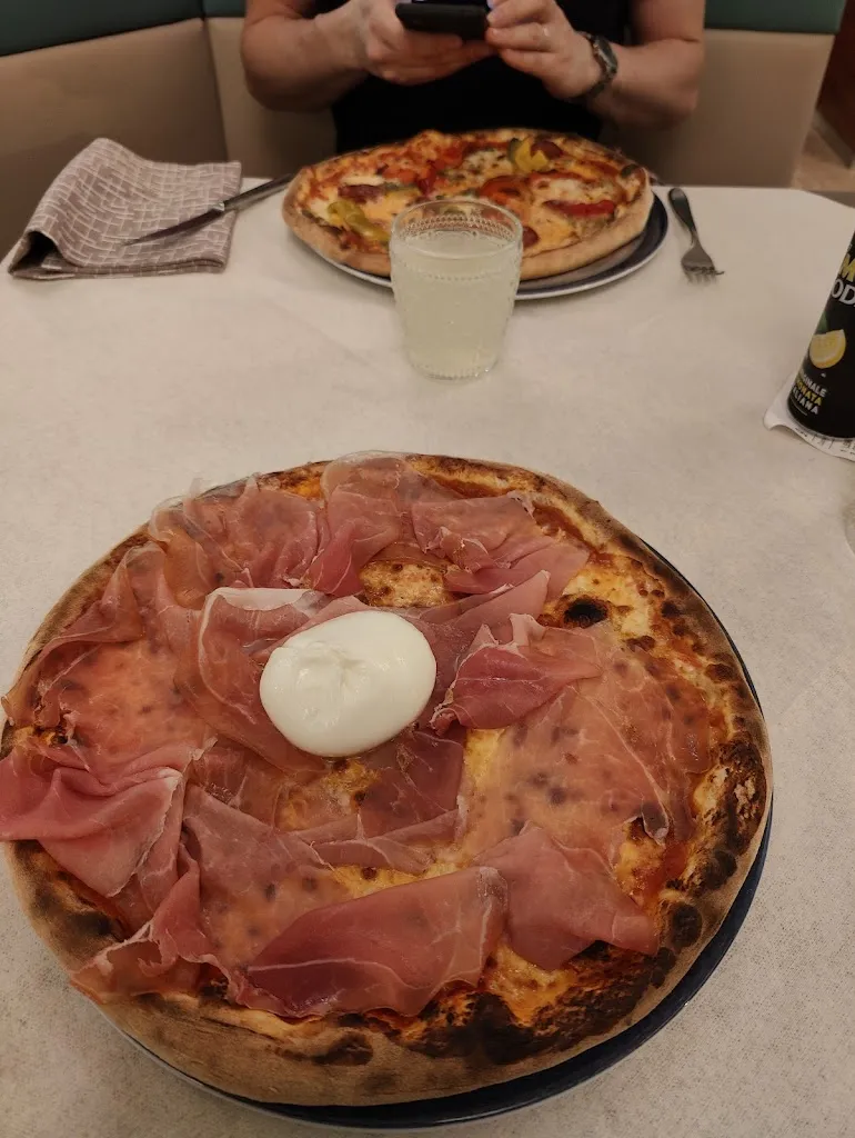 Laura _Pulcinella_Longarone_review