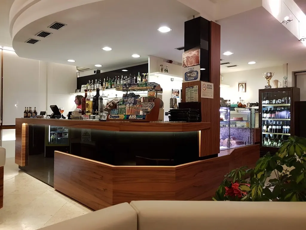 Pulcinella_Longarone_slider_image_1